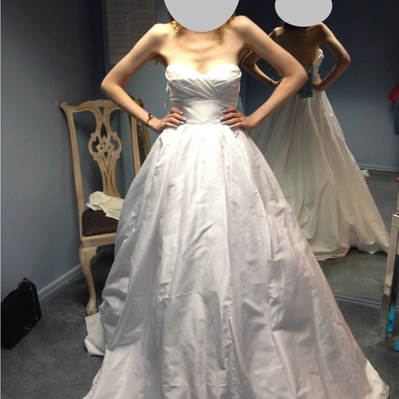 Wtoo beautiful White Gown size 2 extra long Debutante/Wedding/Quinceañera - Picture 13 of 13